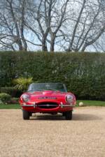 Image 18/50 de Jaguar E-Type (1967)