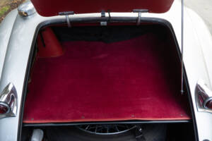 Image 15/23 de Jaguar XK 120 OTS (1950)