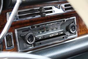 Image 15/35 de Mercedes-Benz 300 SEL 3.5 (1971)