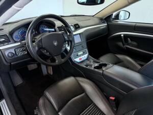 Bild 15/25 von Maserati GranTurismo S (2008)