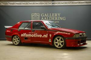 Image 48/50 de Alfa Romeo 75 3.0 V6 QV (1990)