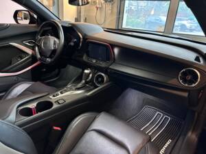 Imagen 12/24 de Chevrolet Camaro 6.2 V8 (2018)