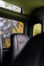 Image 18/50 of Land Rover Defender 90 "50th Anniversary" (1998)