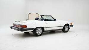 Image 2/15 de Mercedes-Benz 380 SL (1982)
