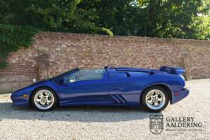 Image 31/50 of Lamborghini Diablo VT Roadster (1996)