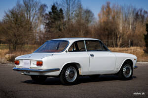 Immagine 16/42 di Alfa Romeo Giulia 1600 Sprint GT Veloce (1967)