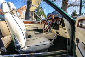 Image 18/30 of Aston Martin V8 EFi Volante (1989)