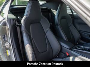 Obraz 21/34 pojazdu Porsche 911 Carrera GTS (1900)