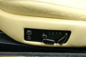 Image 15/49 de Bentley Azure (2006)