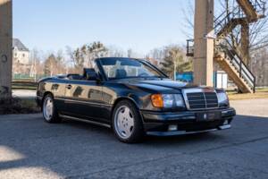 Bild 27/49 von Mercedes-Benz 300 CE-24 (1993)