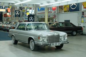 Image 16/50 of Mercedes-Benz 280 SE 3,5 (1970)