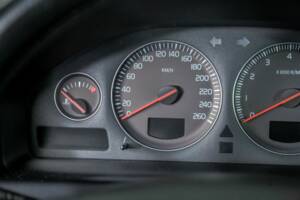 Bild 14/48 von Volvo V 70 2.4 (2006)