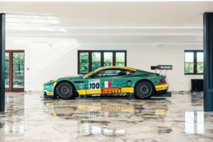 Image 8/30 of Aston Martin DBR9 GT1 (2006)