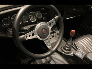 Image 25/40 of MG MGB (1974)