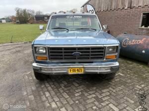 Image 2/42 of Ford F-150 XL (1982)