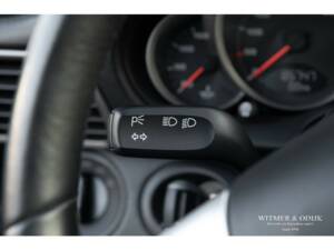 Bild 18/28 von Porsche 911 Carrera 4S (2004)