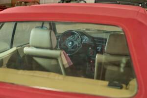 Image 36/45 of BMW 320i (1990)