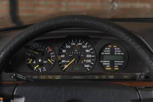 Image 24/50 of Mercedes-Benz 500 SEL (1988)