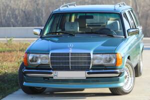 Image 2/24 of Mercedes-Benz 280 TE (1983)