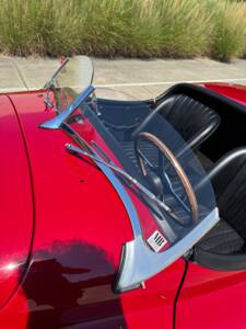 Image 30/34 of Jaguar XK 140 OTS (1955)
