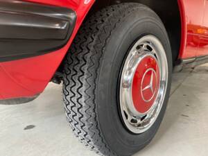Image 15/100 of Mercedes-Benz 300 D (1983)