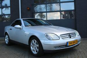 Image 3/8 de Mercedes-Benz SLK 200 Kompressor (2000)