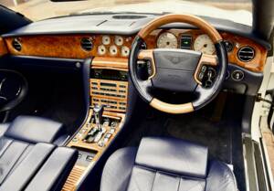 Image 27/50 of Bentley Azure (2009)