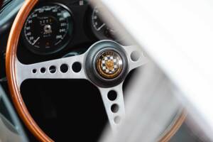 Image 31/50 of Jaguar E-Type 4.2 (1965)