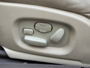 Image 14/22 of Jaguar XJR Super V8 (2005)