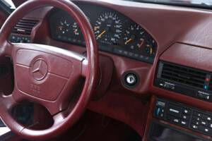 Image 20/37 of Mercedes-Benz SL 500 (1995)