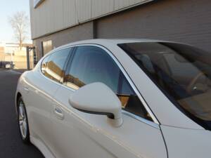 Bild 28/99 von Porsche Panamera Turbo (2009)