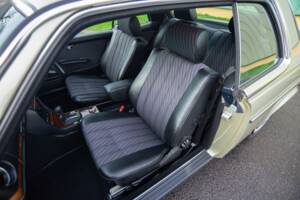 Image 12/30 de Mercedes-Benz 280 CE (1980)