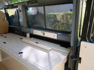Image 40/50 of Land Rover Defender 110 (1900)