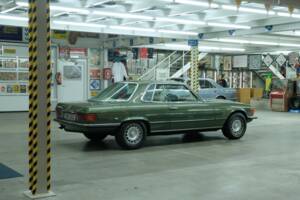 Image 13/50 de Mercedes-Benz 350 SLC (1973)