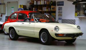 Image 3/25 of Alfa Romeo 2000 Spider Veloce (1982)