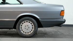 Image 21/34 of Mercedes-Benz 500 SEC (1991)