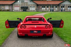 Bild 40/53 von Ferrari F 355 Berlinetta (1996)
