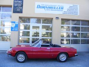 Immagine 1/77 di Alfa Romeo Spider Veloce 2000 (1981)