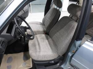 Bild 15/24 von Peugeot 305 (1986)