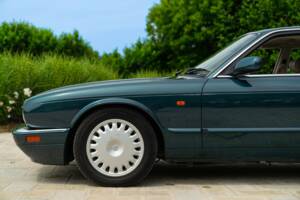 Image 17/50 of Jaguar XJ6 3.2 (1995)