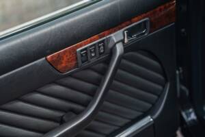 Image 53/91 of Mercedes-Benz 560 SEL (1990)
