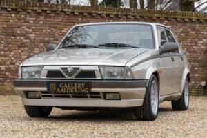 Image 6/50 of Alfa Romeo 75 2.0 Twin Spark (1988)