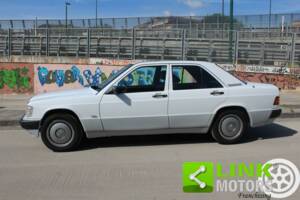 Immagine 3/10 di Mercedes-Benz 190 E (1989)