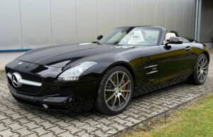 Image 5/28 of Mercedes-Benz SLS AMG Roadster (2012)