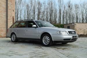 Bild 2/50 von Audi A6 Avant 2.0 quattro (1995)