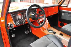 Image 12/30 of Chevrolet Suburban (1970)