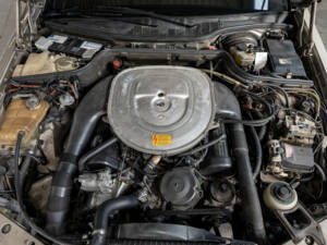 Bild 19/35 von Mercedes-Benz 560 SEC (1987)