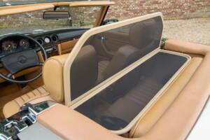 Image 19/50 de Mercedes-Benz 560 SL (1988)