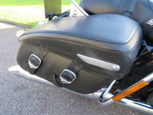 Image 38/43 of Harley-Davidson FLHR Road King (2009)