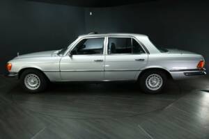 Image 3/29 of Mercedes-Benz 280 SE (1977)